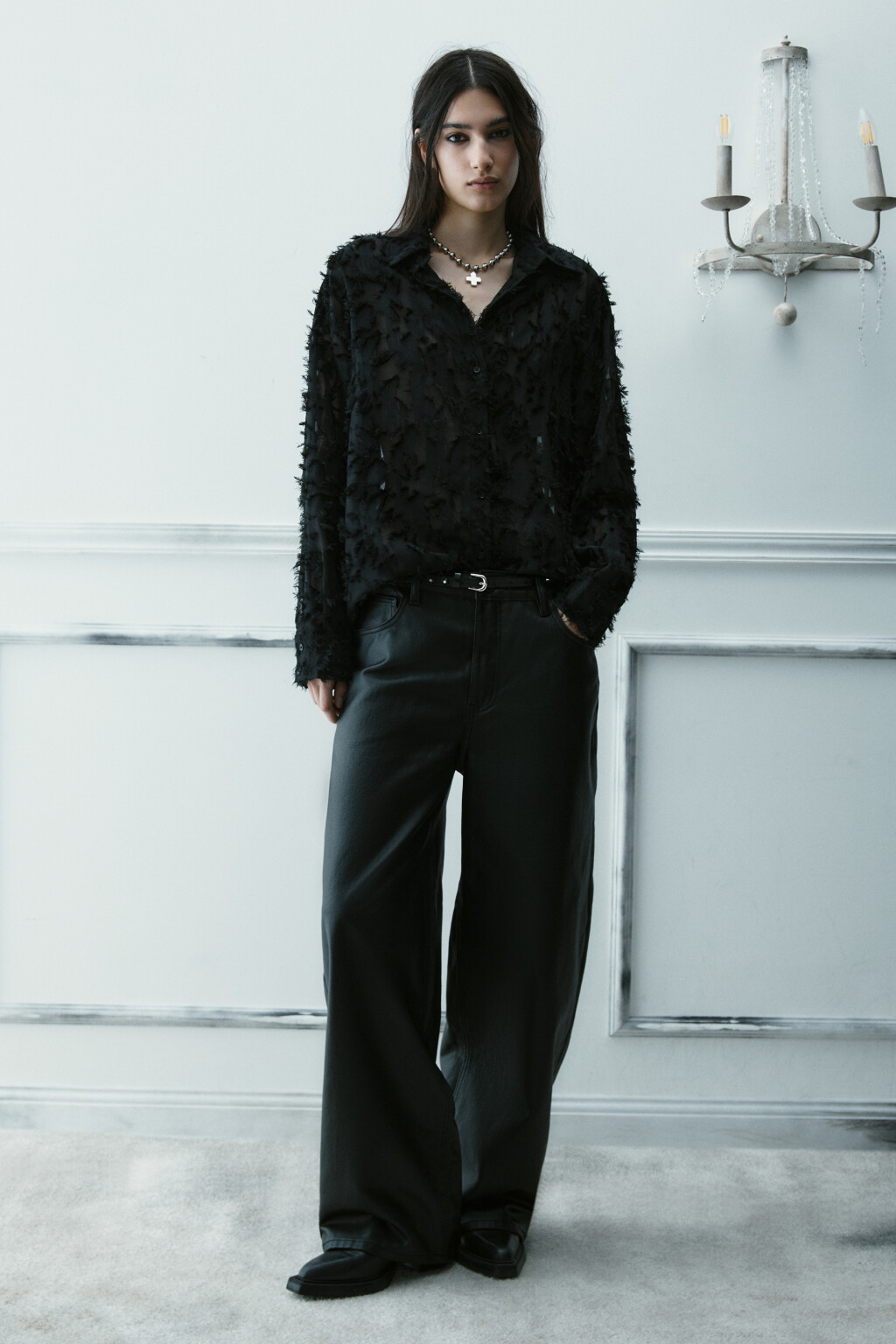 Рубашка рваная из шифона - цвет черный - 4