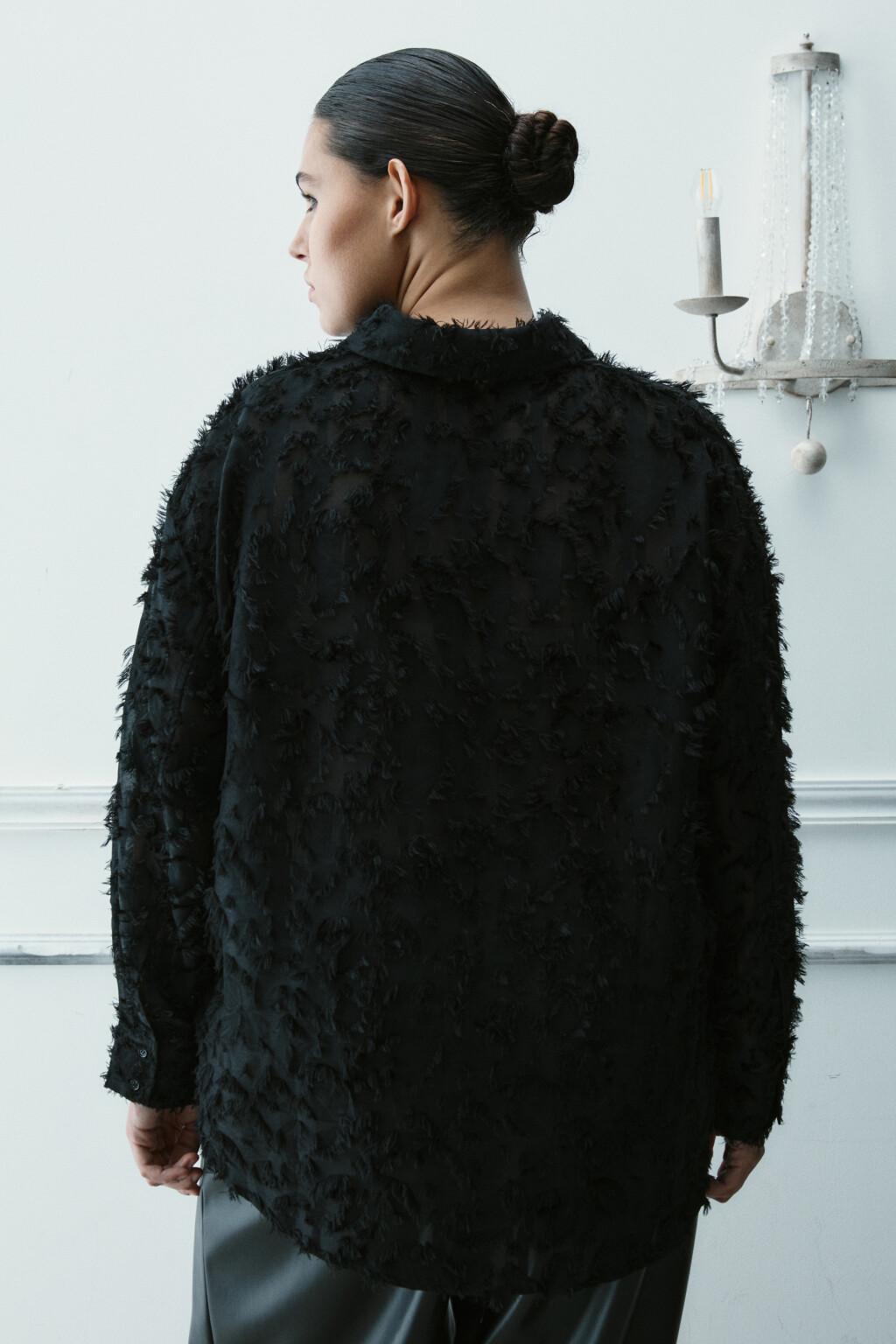 Рубашка рваная из шифона - цвет черный - 4