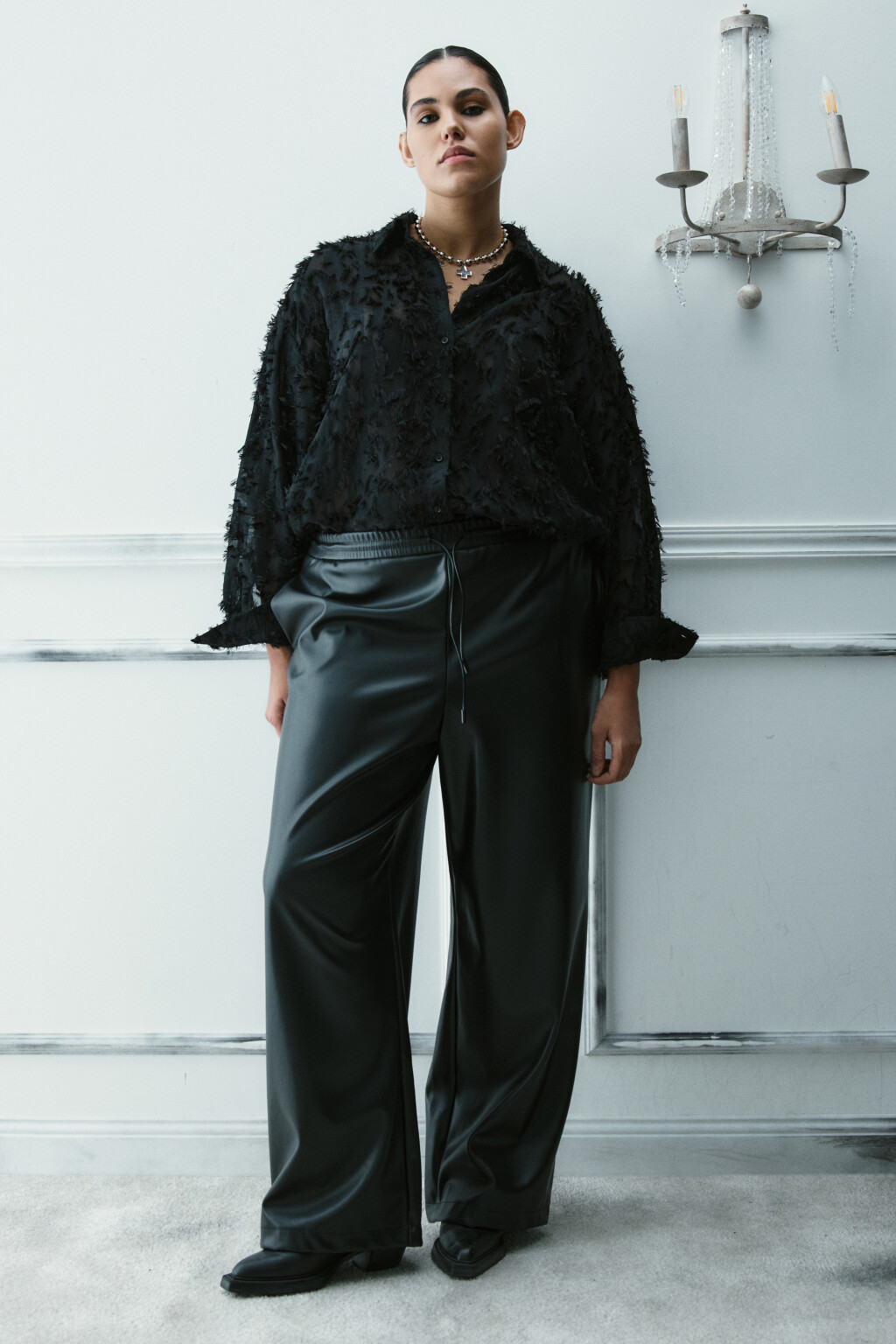 Рубашка рваная из шифона - цвет черный - 5