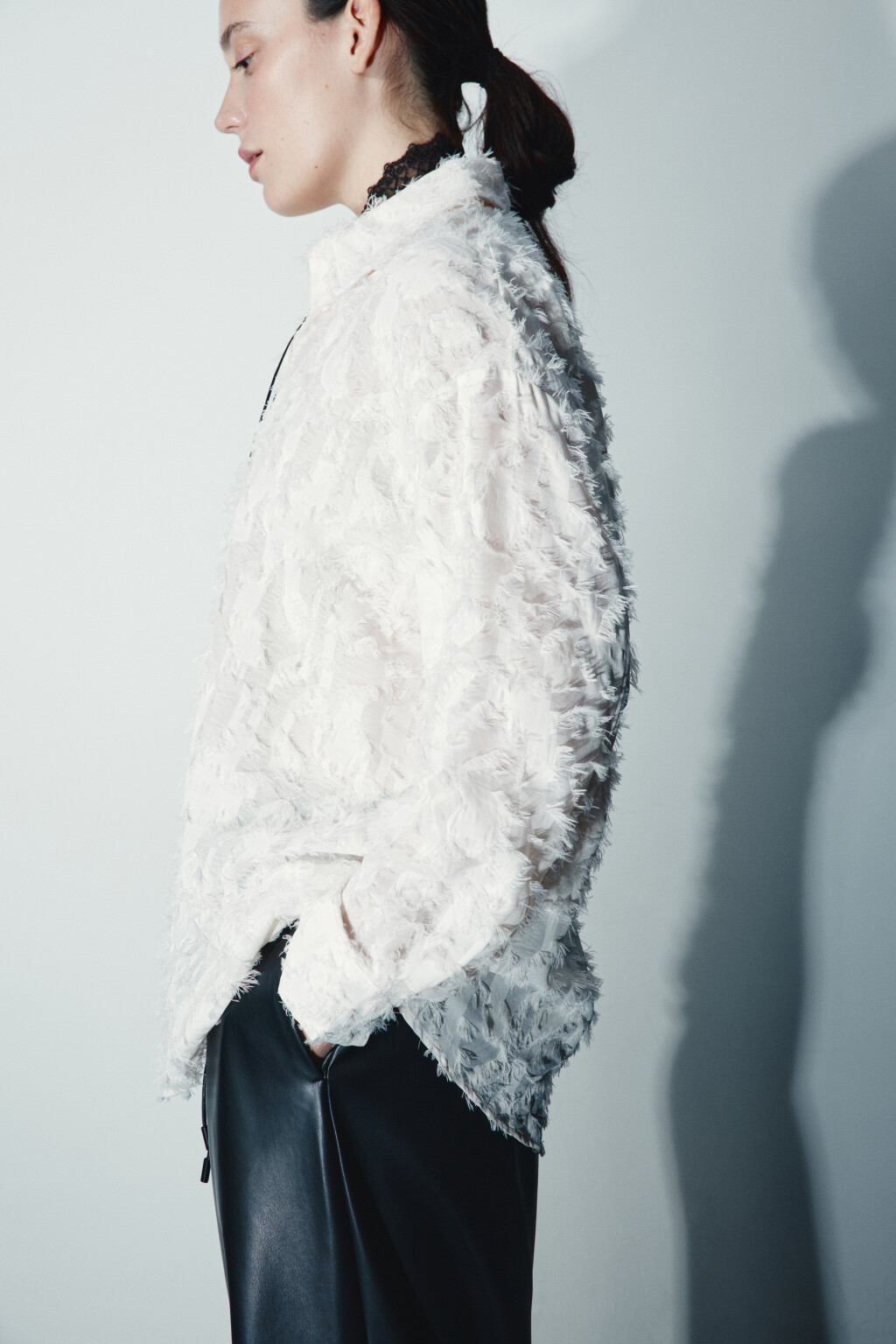 Рубашка рваная из шифона - цвет молочный - 2