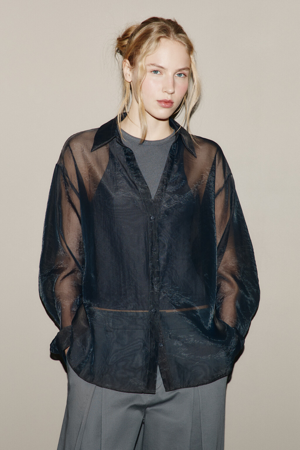 Набор рубашка oversize прозрачная с майкой - цвет серый - 2