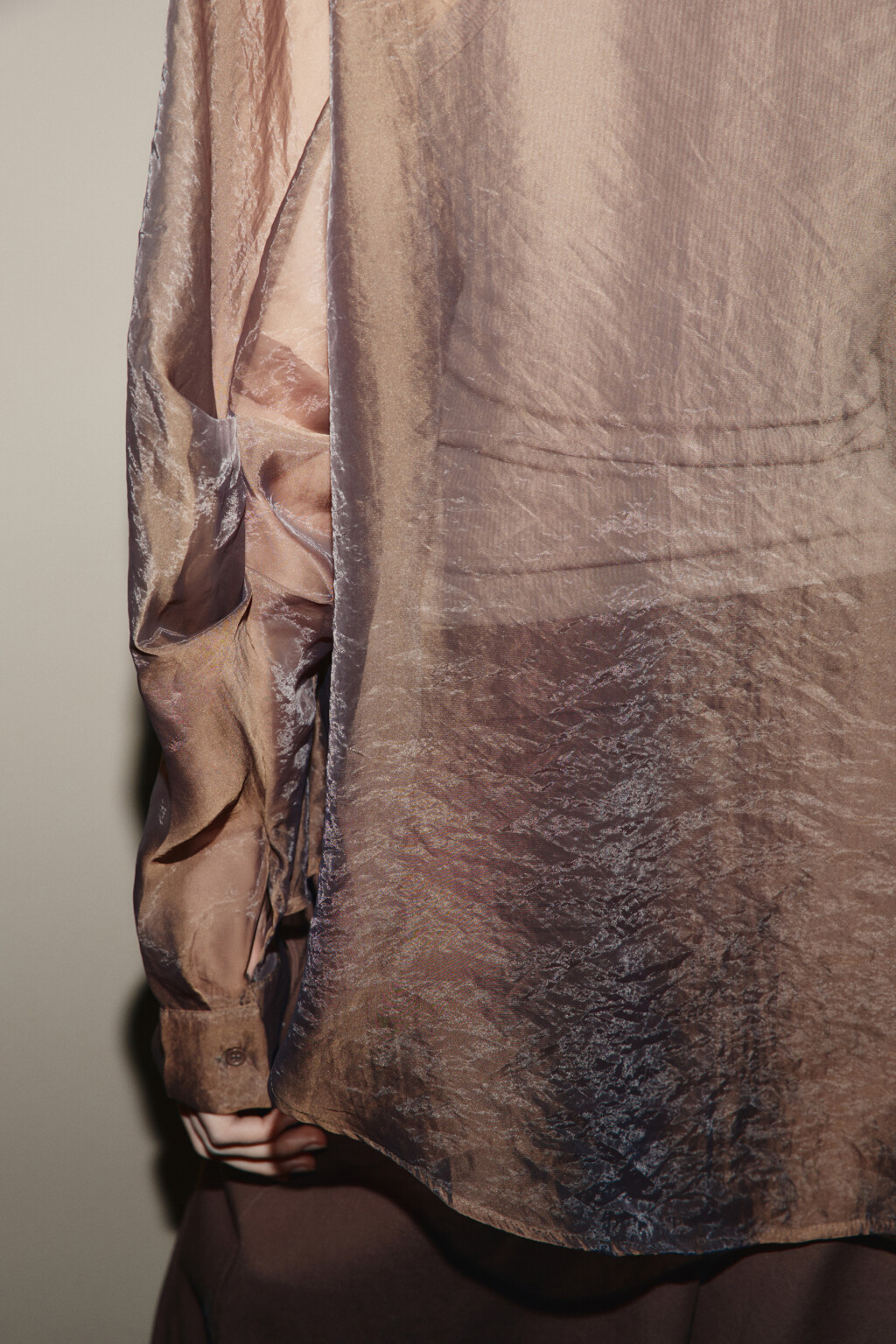 Набор рубашка oversize прозрачная с майкой - цвет коричневый - 7