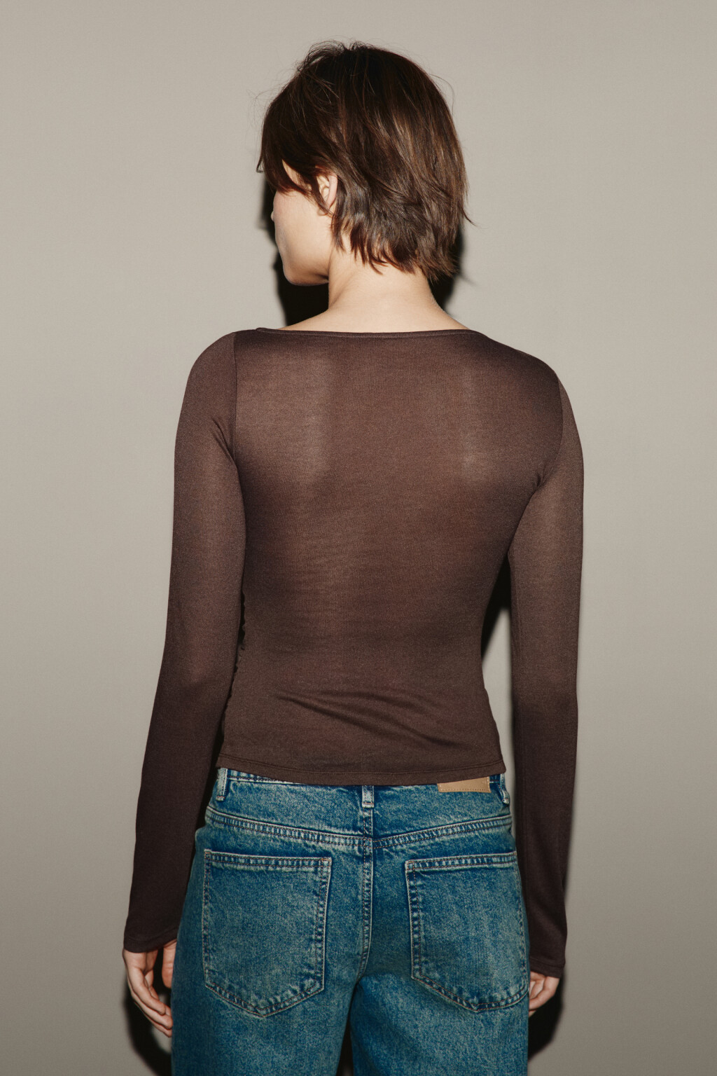 Лонгслив двухслойный с драпировкой - цвет коричневый - 3
