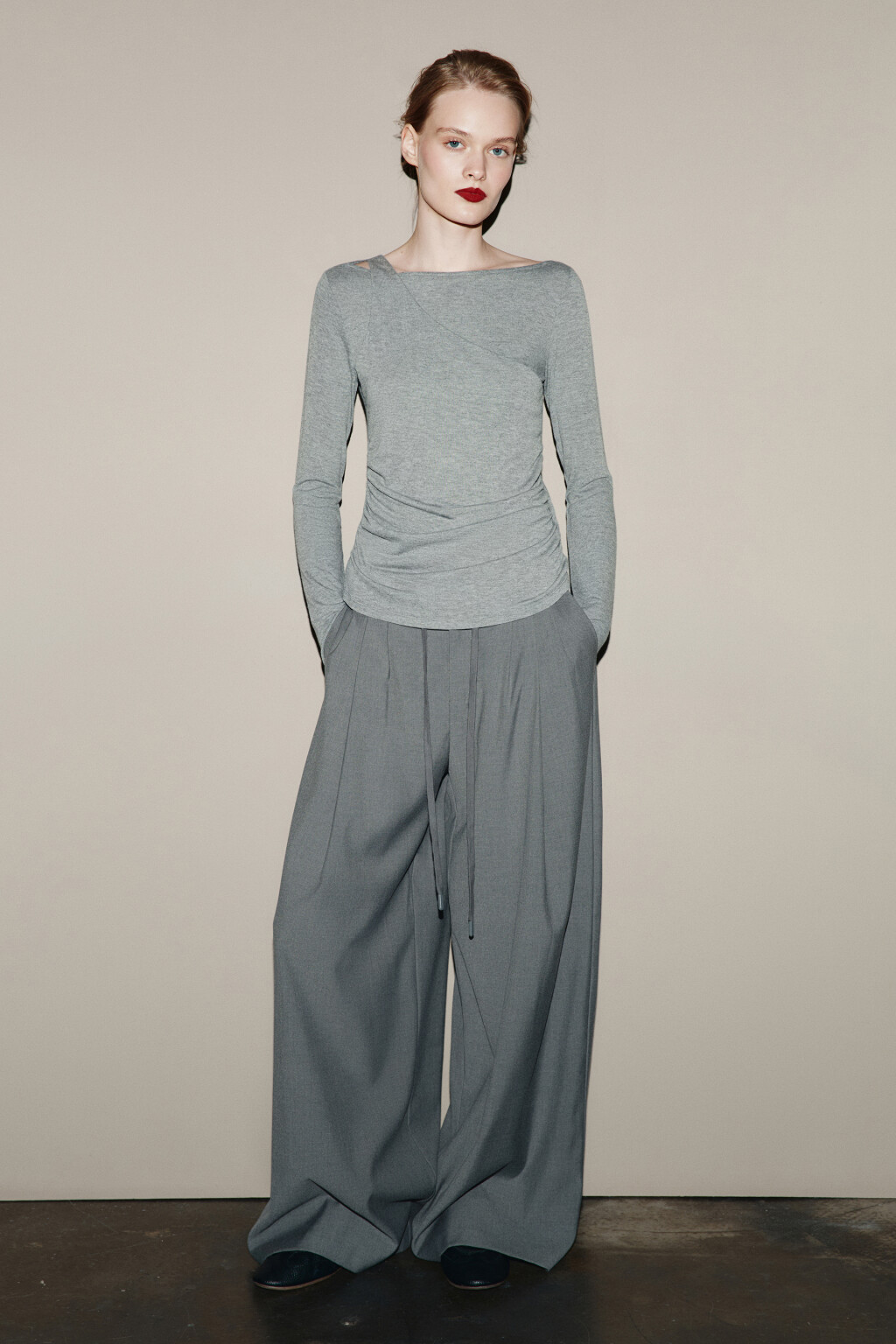 Лонгслив двухслойный с драпировкой - цвет серый - 4