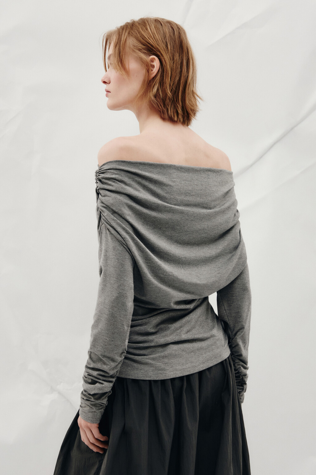 Блузка off-shoulders с драпировками - цвет серый - 4