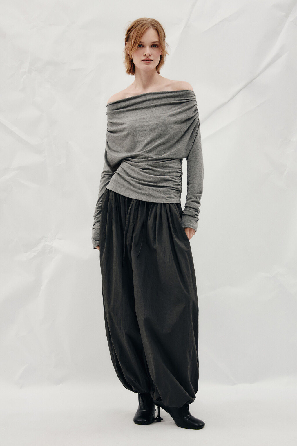 Блузка off-shoulders с драпировками - цвет серый - 5