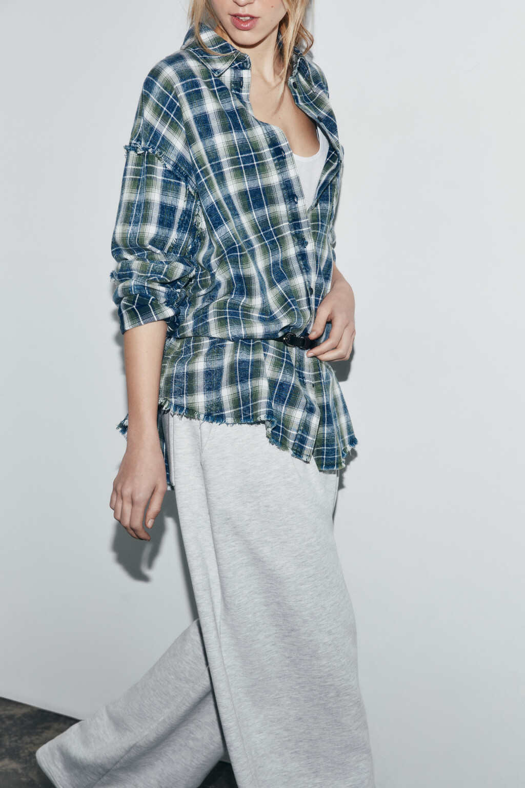 Рубашка рваная с вареным эффектом - цвет зеленый - 1