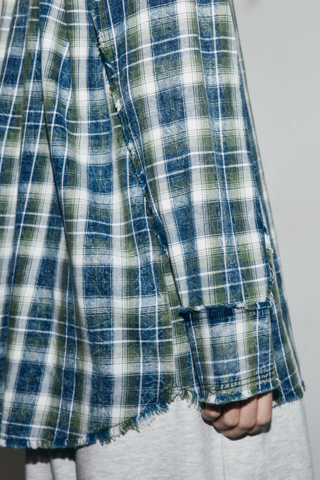 Рубашка рваная с вареным эффектом - цвет зеленый - 6