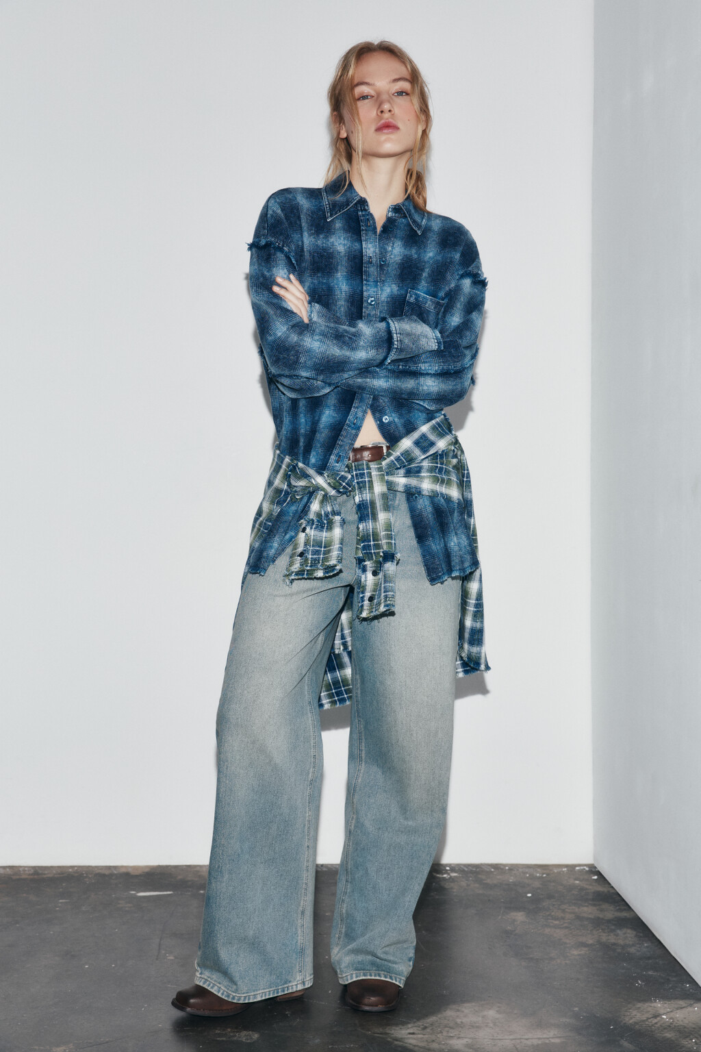 Рубашка рваная с вареным эффектом - цвет синий - 4