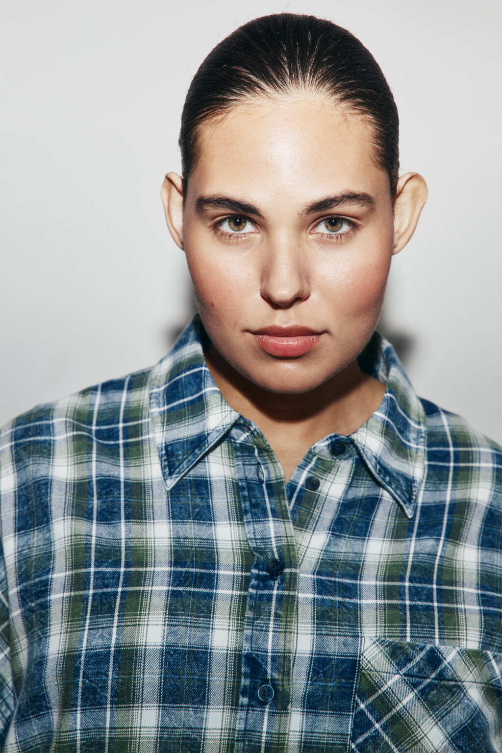 Рубашка рваная в вареным эффектом - цвет зеленый - 5