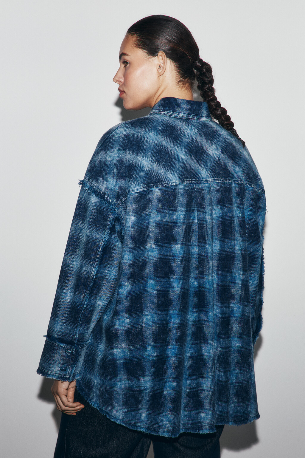 Рубашка рваная в вареным эффектом - цвет синий - 3