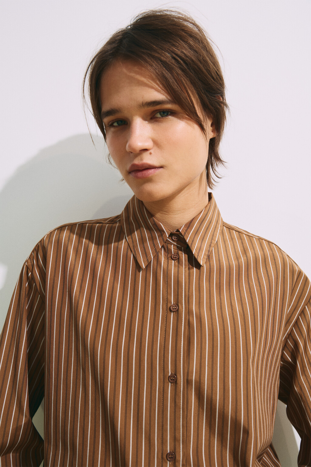 Рубашка oversize в полоску - цвет коричневый - 8