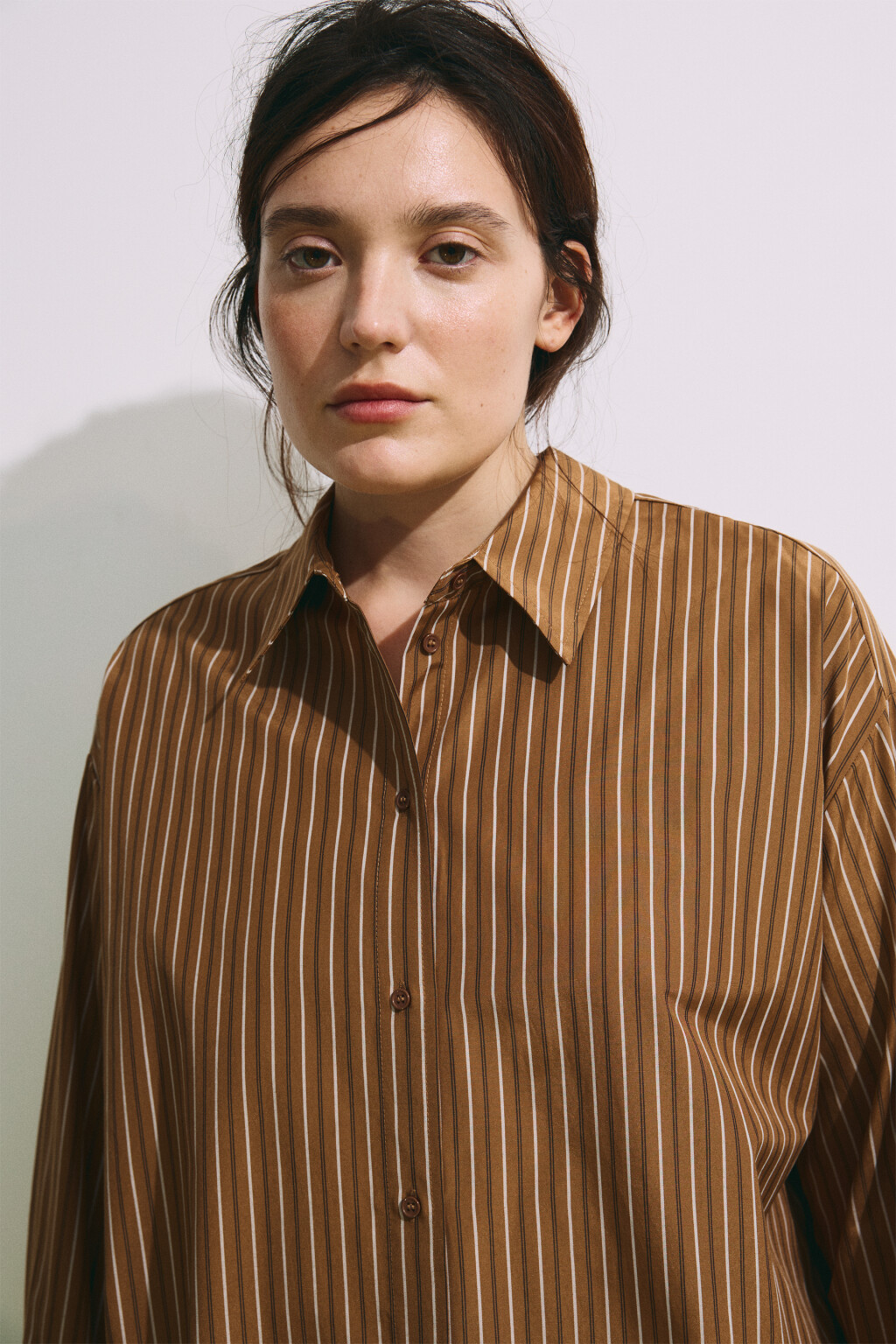 Рубашка oversize в полоску - цвет коричневый - 5