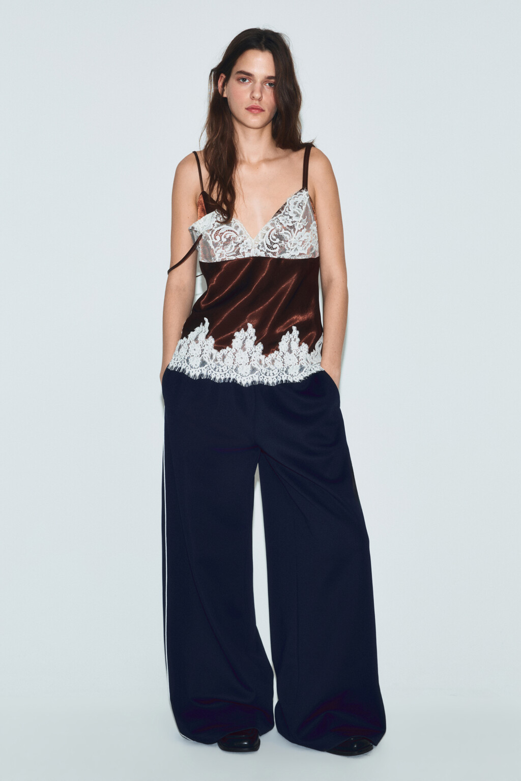 Майка-топ атласная с кружевом - цвет коричневый - 4