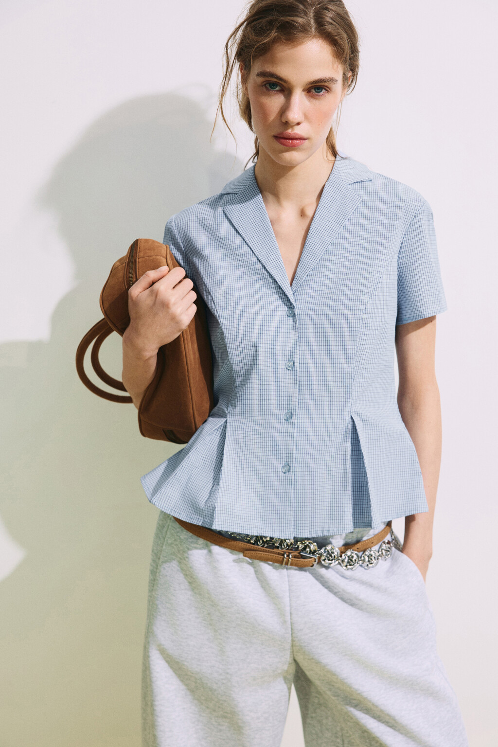 рубашка приталенная в клетку с защипами  - цвет голубой - 2