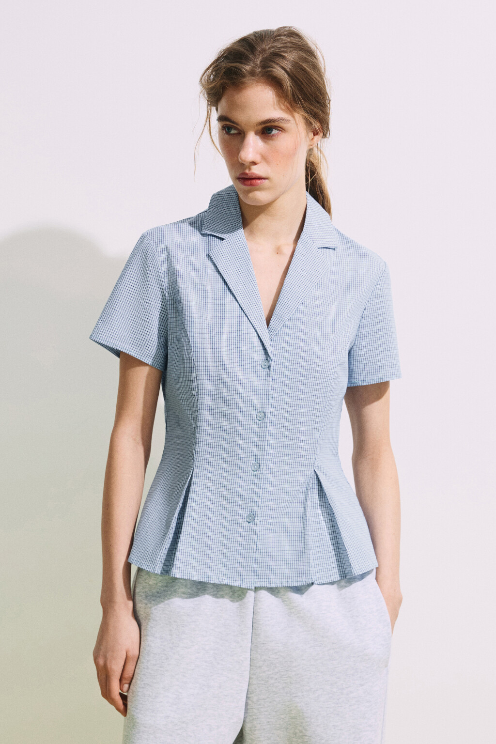рубашка приталенная в клетку с защипами  - цвет голубой - 3