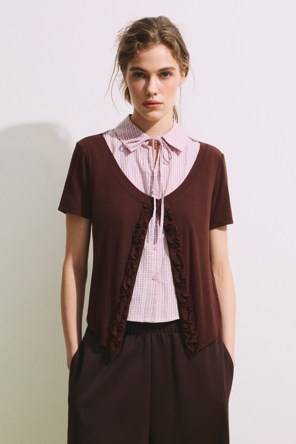 Рубашка клетчатая с джемпером - цвет коричневый - 2