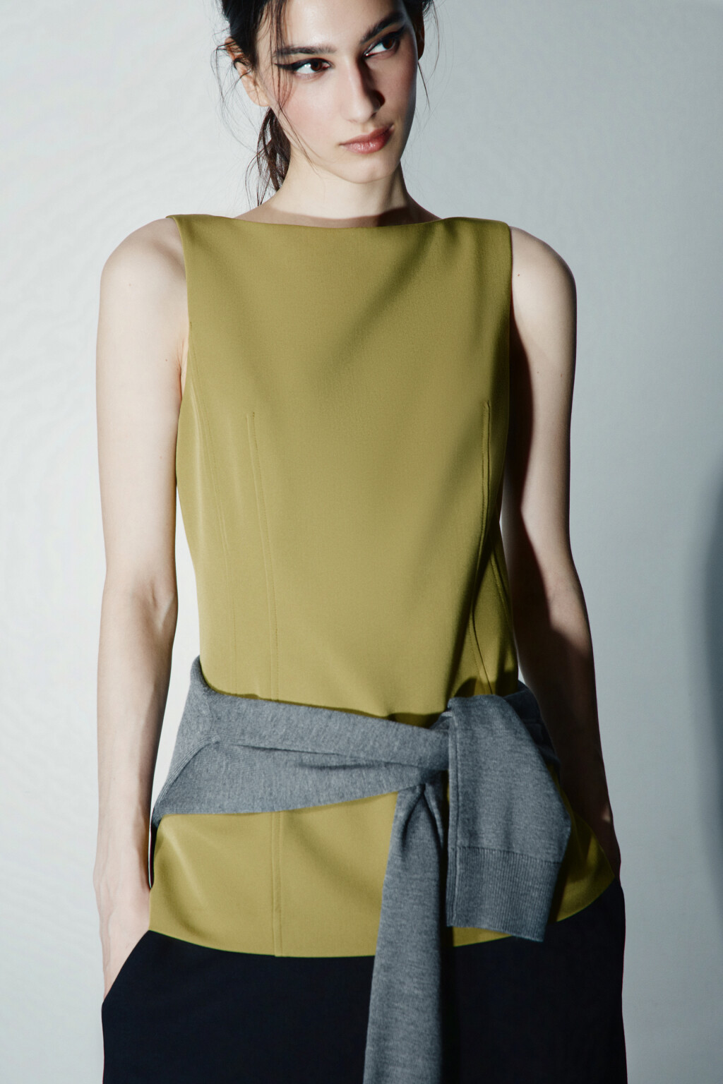Блузка-жилет приталенная - цвет зеленый - 1