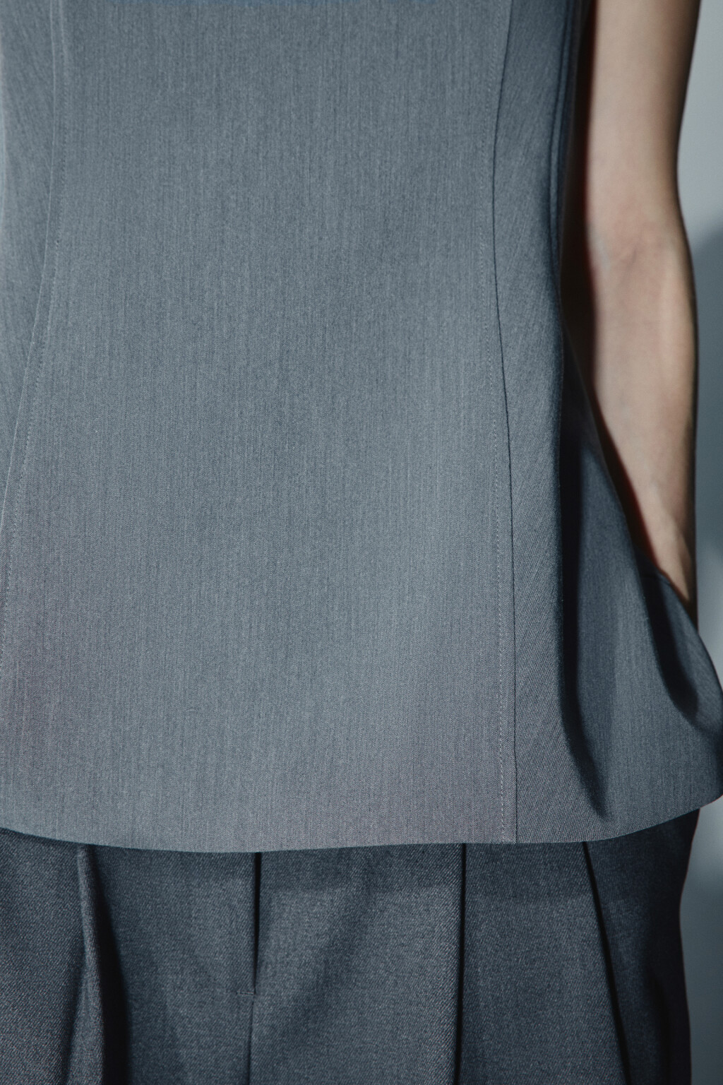 Блузка-жилет приталенная - цвет серый - 6