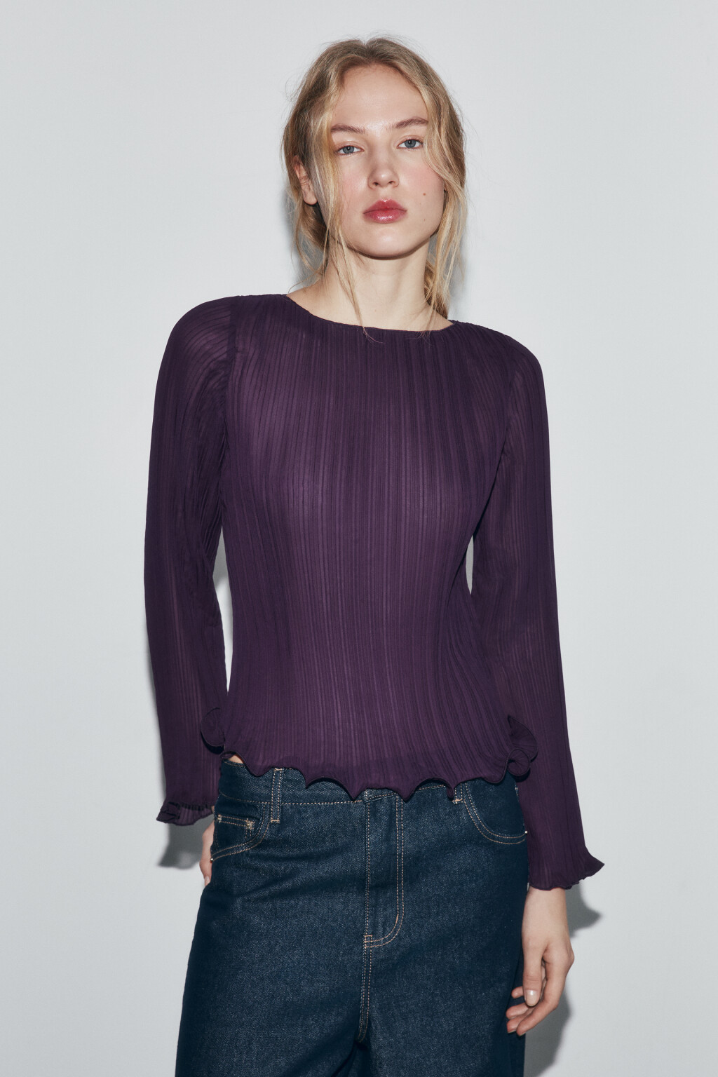 Блузка в рубчик с воланами - цвет фиолетовый - 3