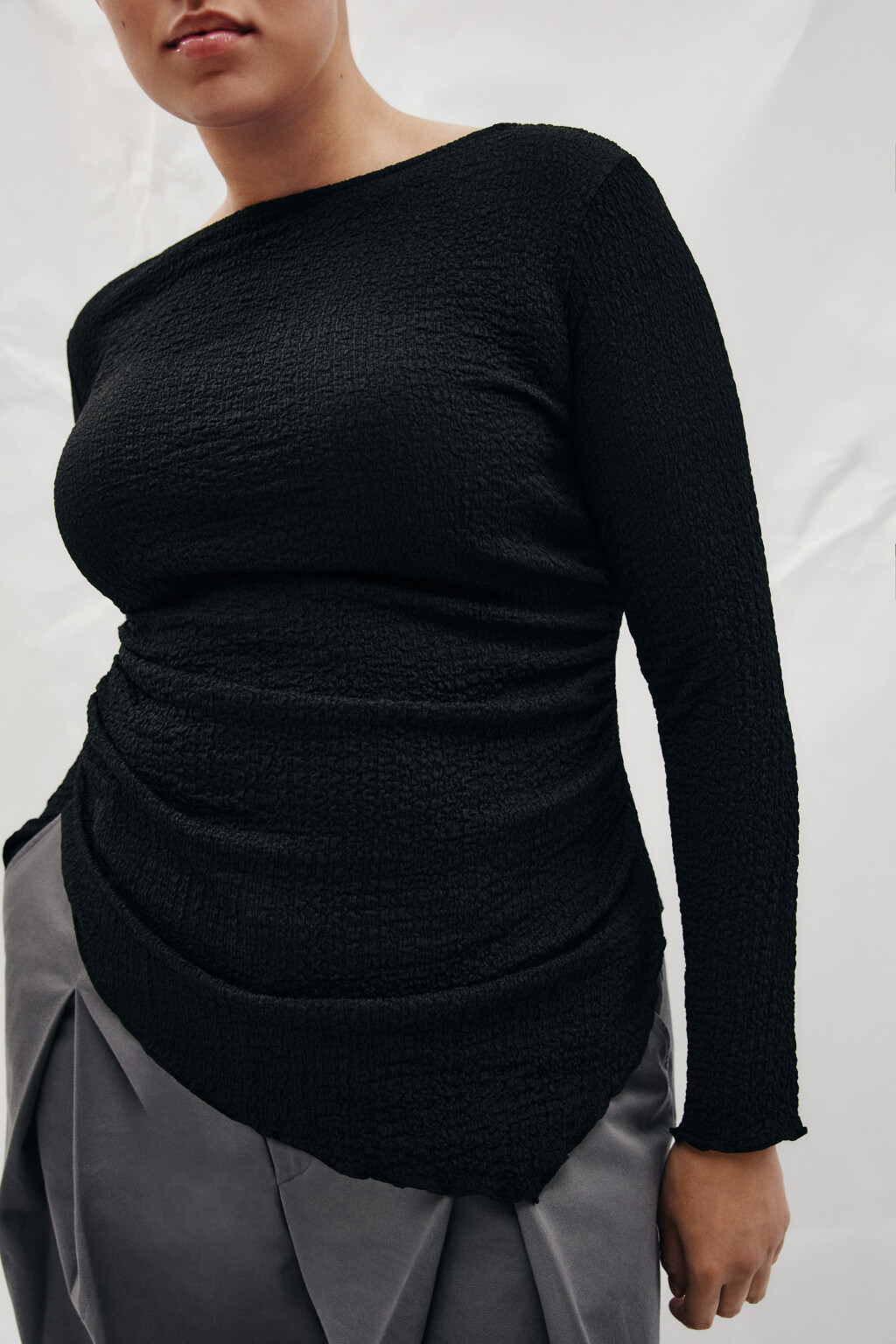 Лонгслив облегающий с асимметричным низом - цвет черный - 1