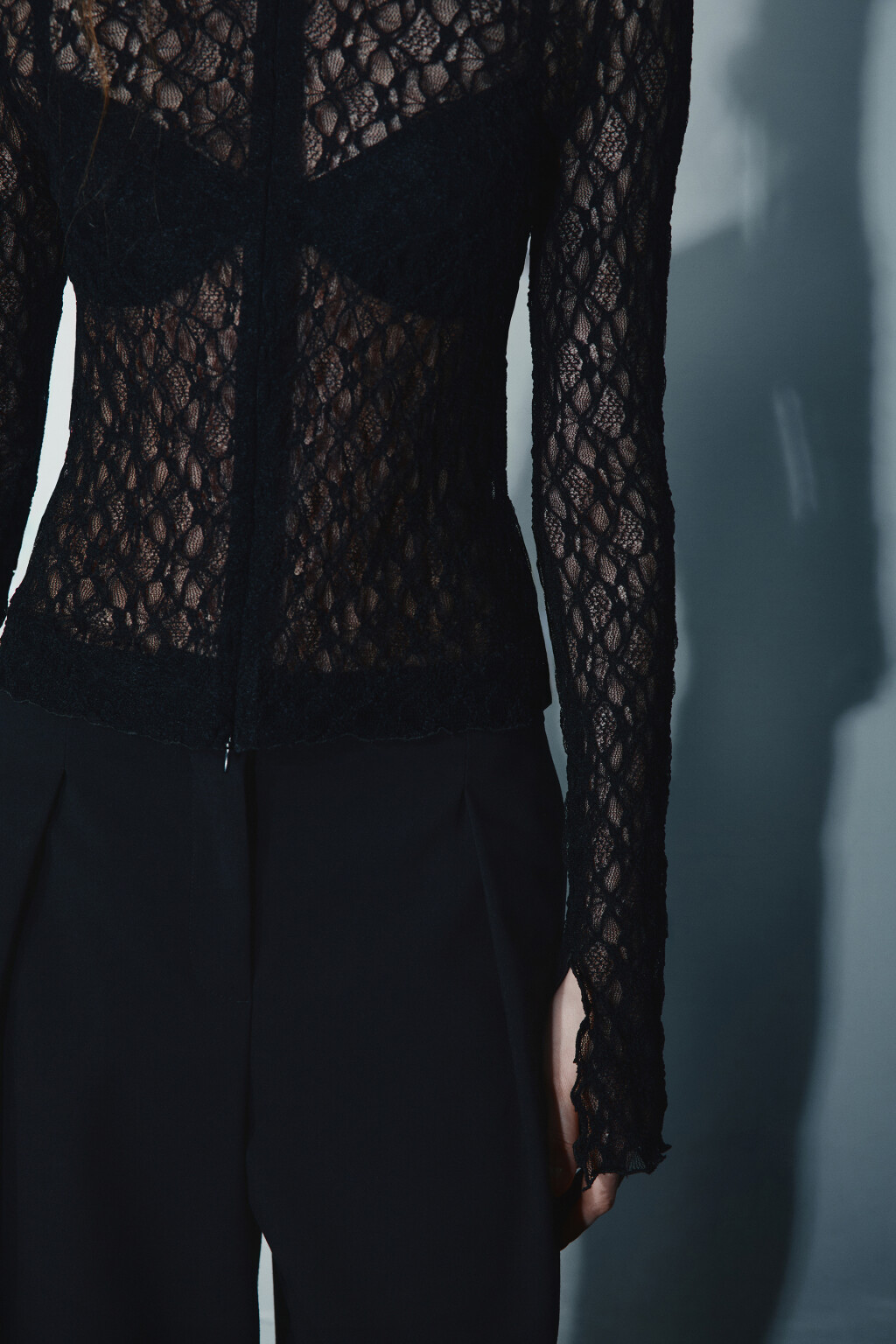 Блузка кружевная на молнии - цвет черный - 5