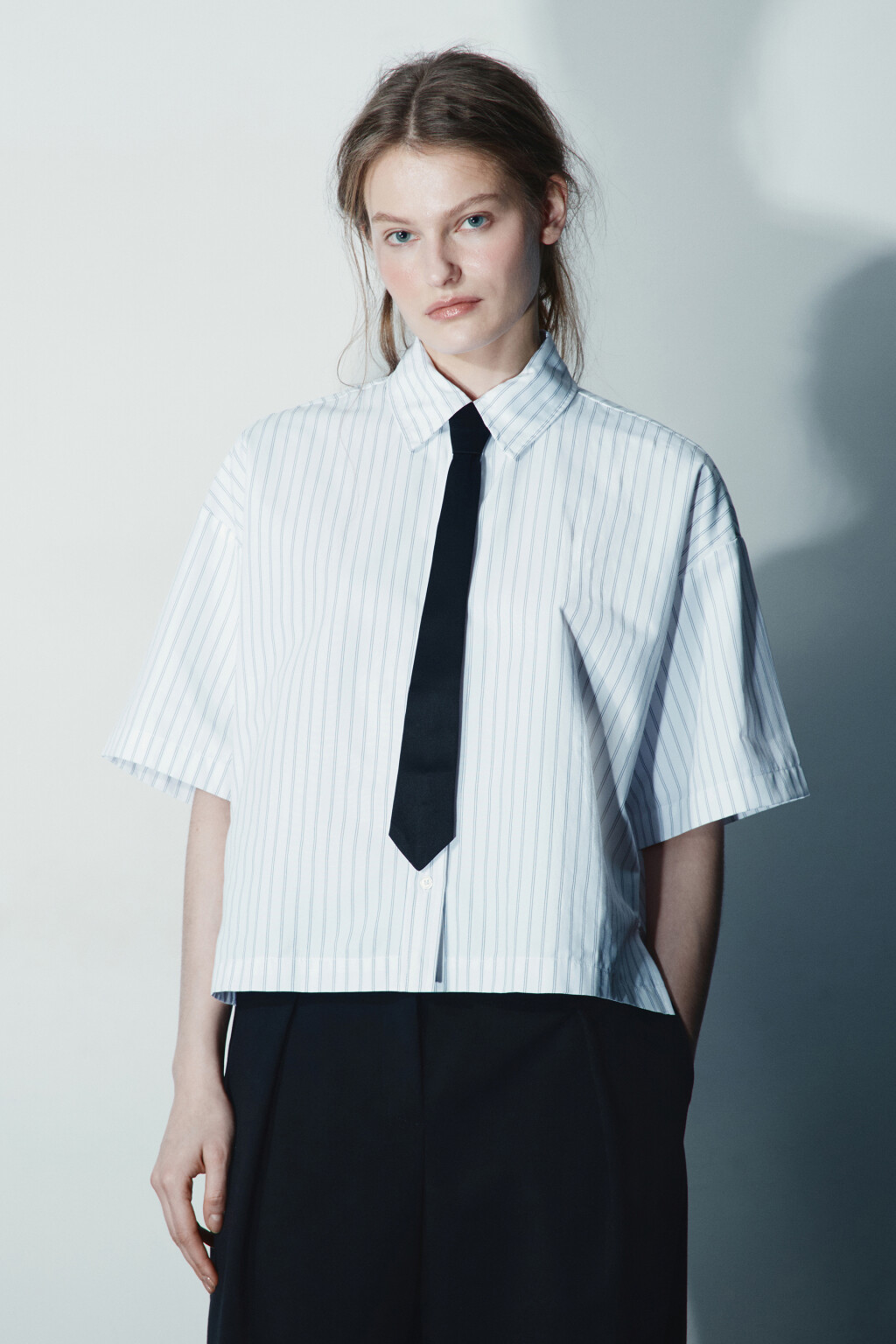 Рубашка oversize с галстуком - цвет белый - 2