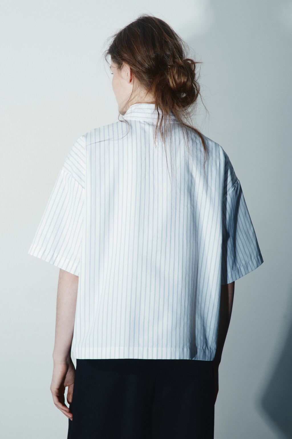 Рубашка oversize с галстуком - цвет белый - 3