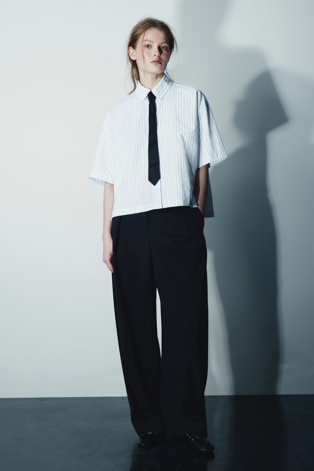 Рубашка oversize с галстуком - цвет белый - 4