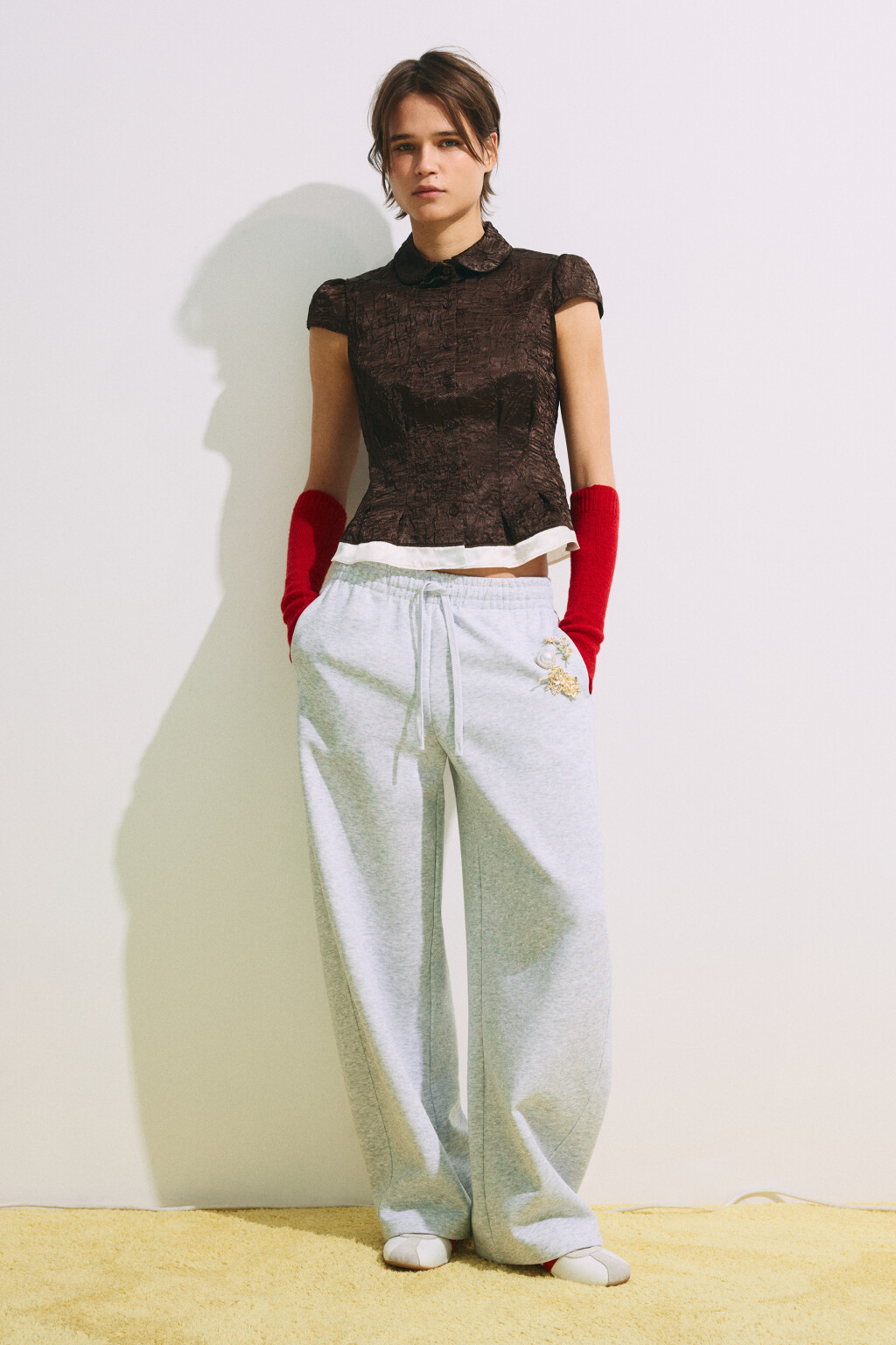 Блузка из жатого сатина - цвет коричневый - 4