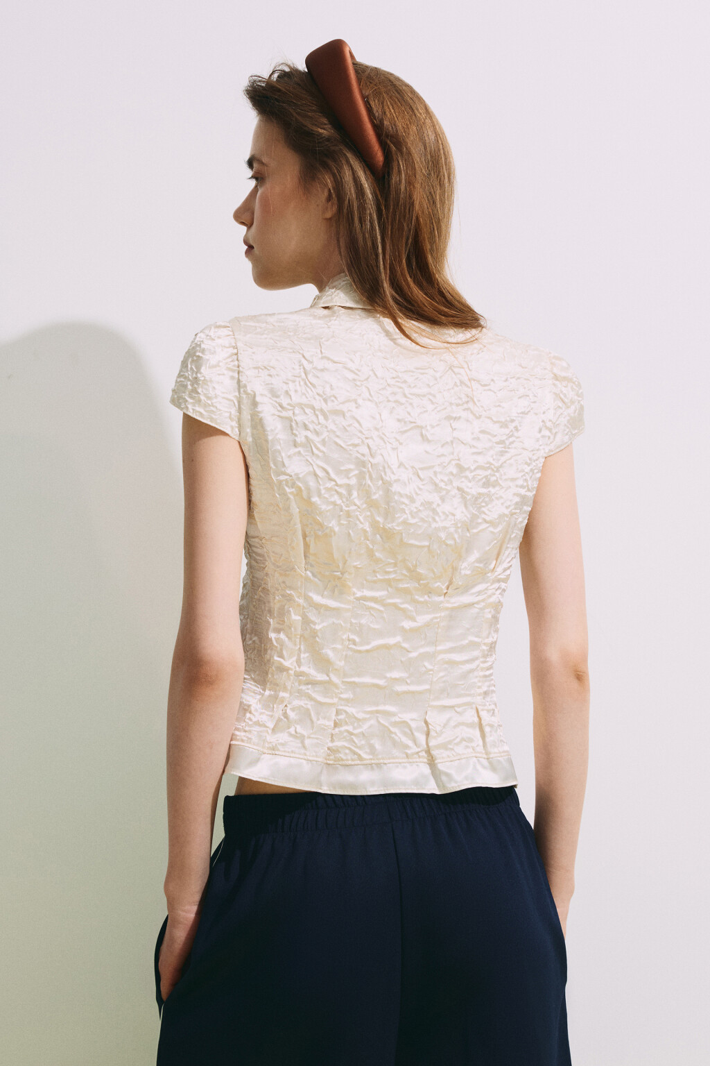 Блузка из жатого сатина - цвет молочный - 3