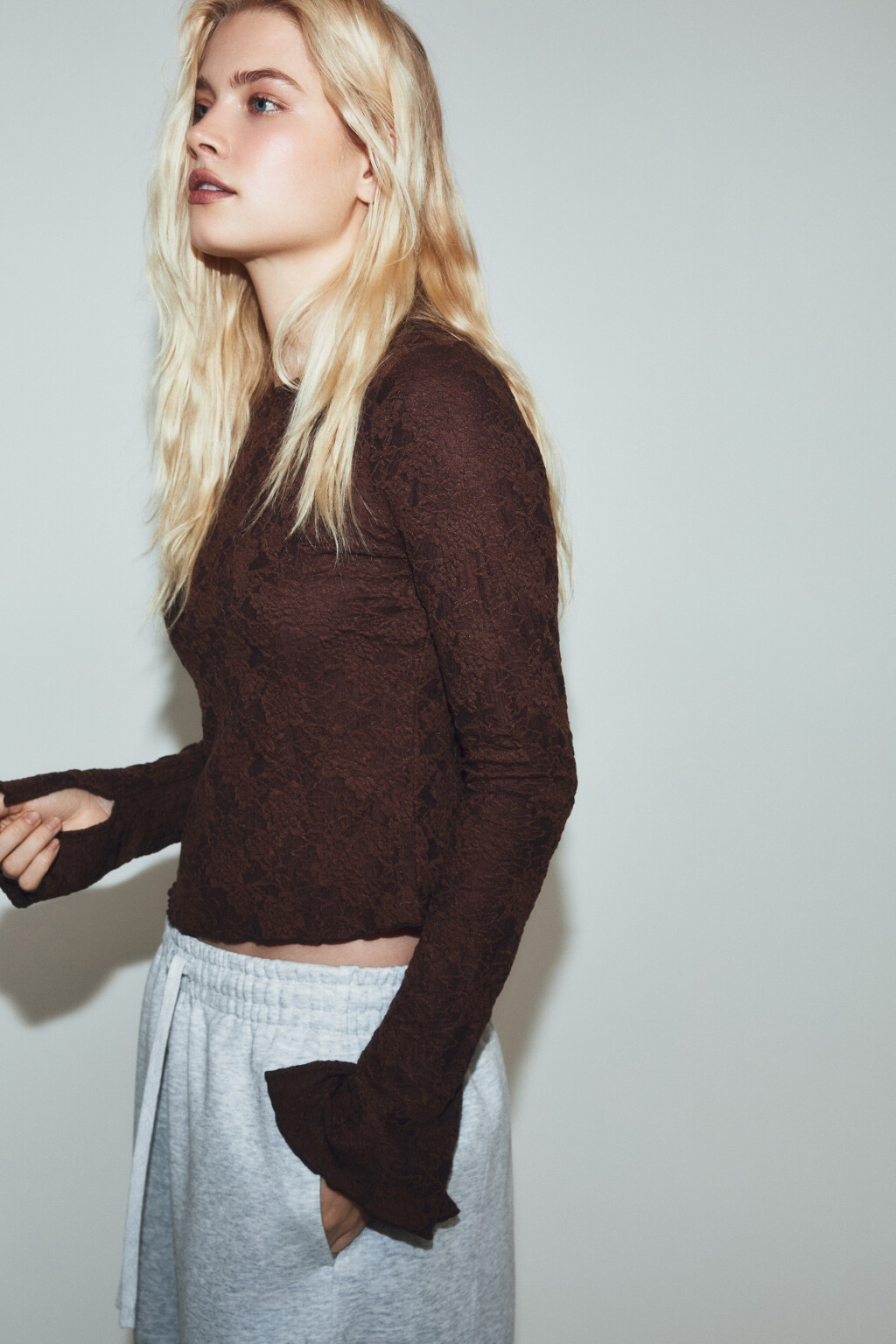 Лонгслив полуприлегающий ажурный - цвет коричневый - 2