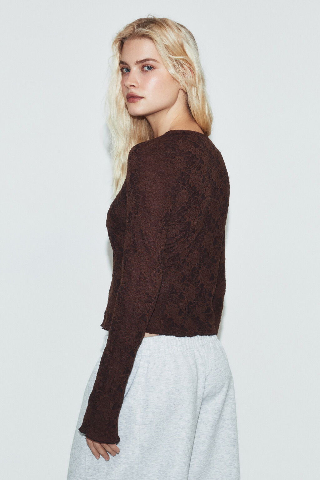 Лонгслив полуприлегающий ажурный - цвет коричневый - 4