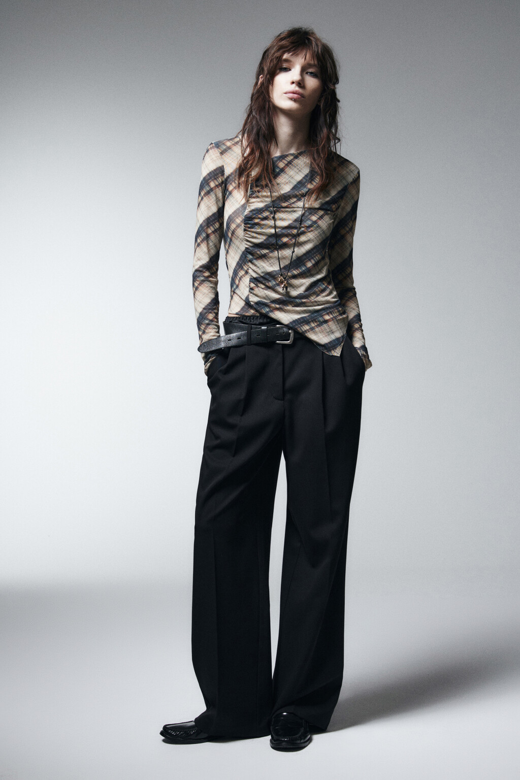 Блузка сетчатая с асимметричным низом - цвет бежевый - 4