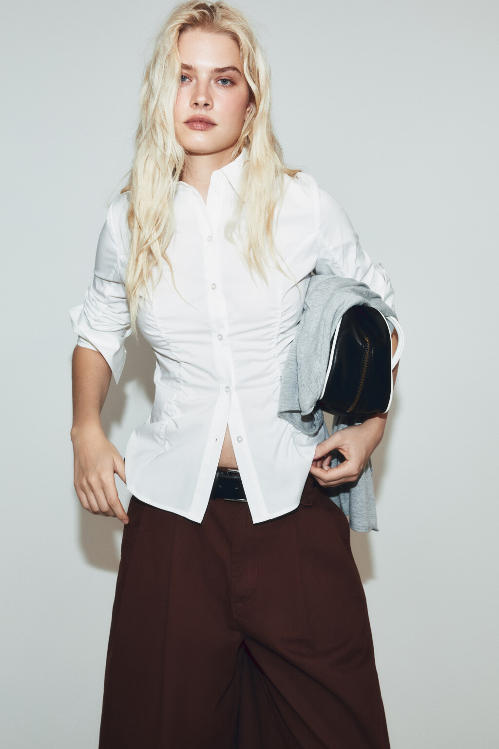 Блузка приталенная со сборками - цвет белый - 1