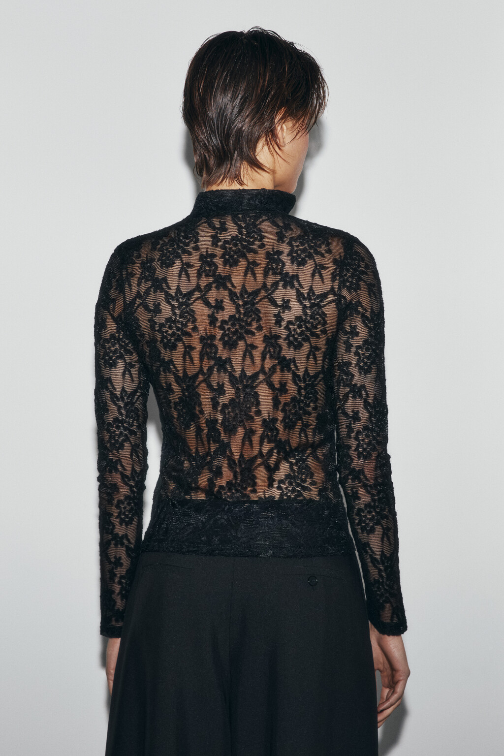 Лонгслив ажурный в азиатском стиле - цвет черный - 4