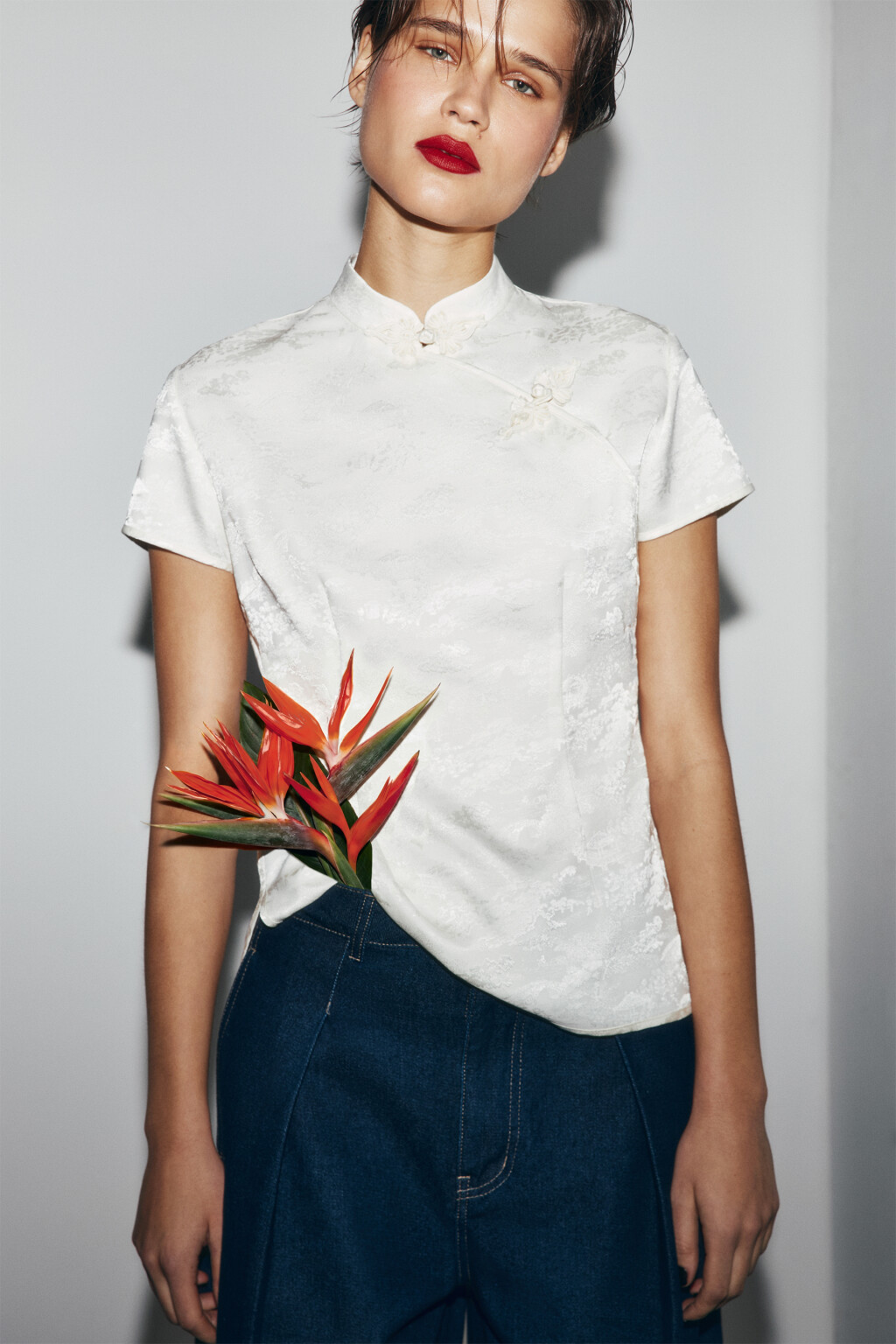 Блузка атласная в азиатском стиле - цвет белый - 1