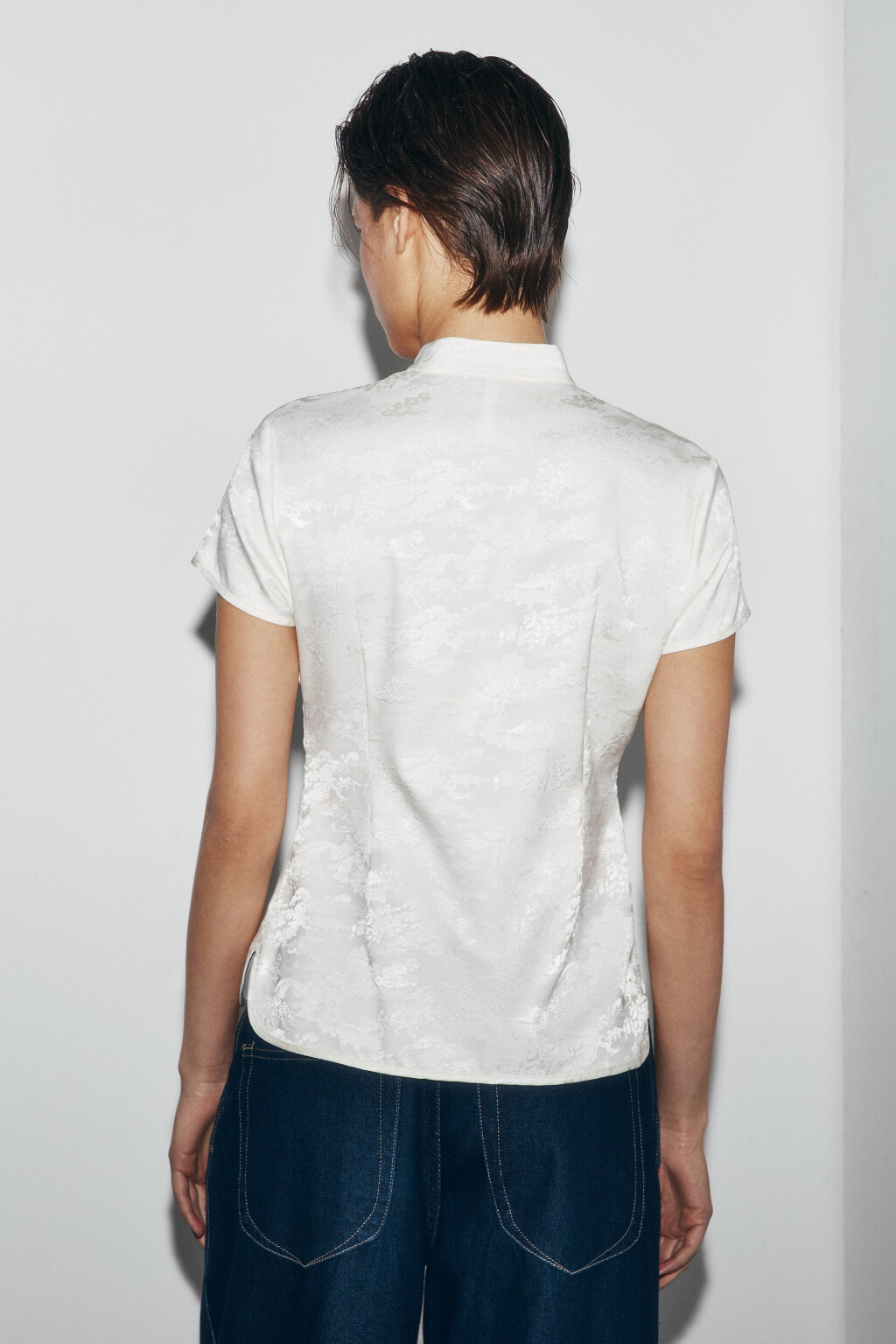 Блузка атласная в азиатском стиле - цвет белый - 5