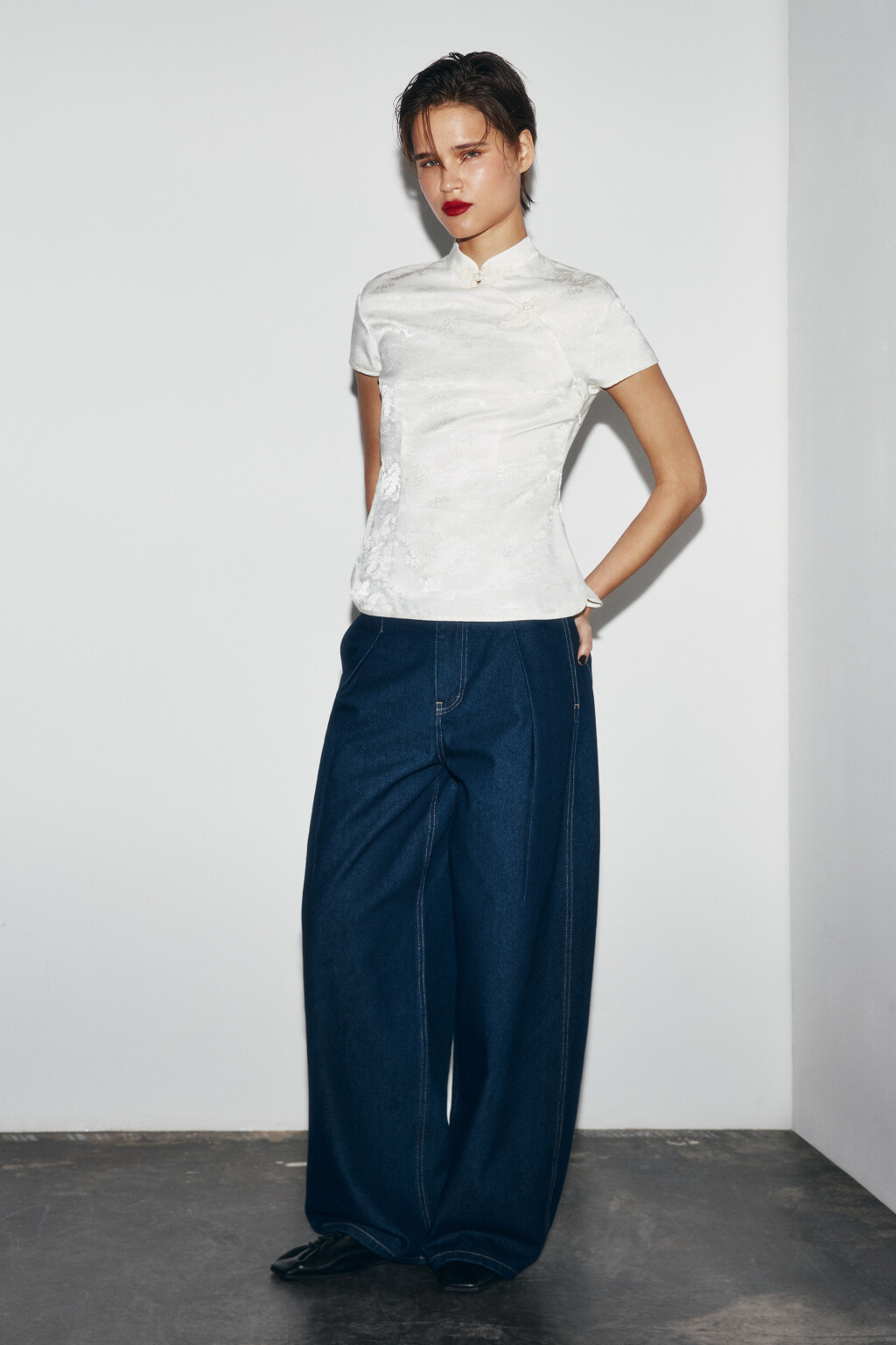 Блузка атласная в азиатском стиле - цвет белый - 6