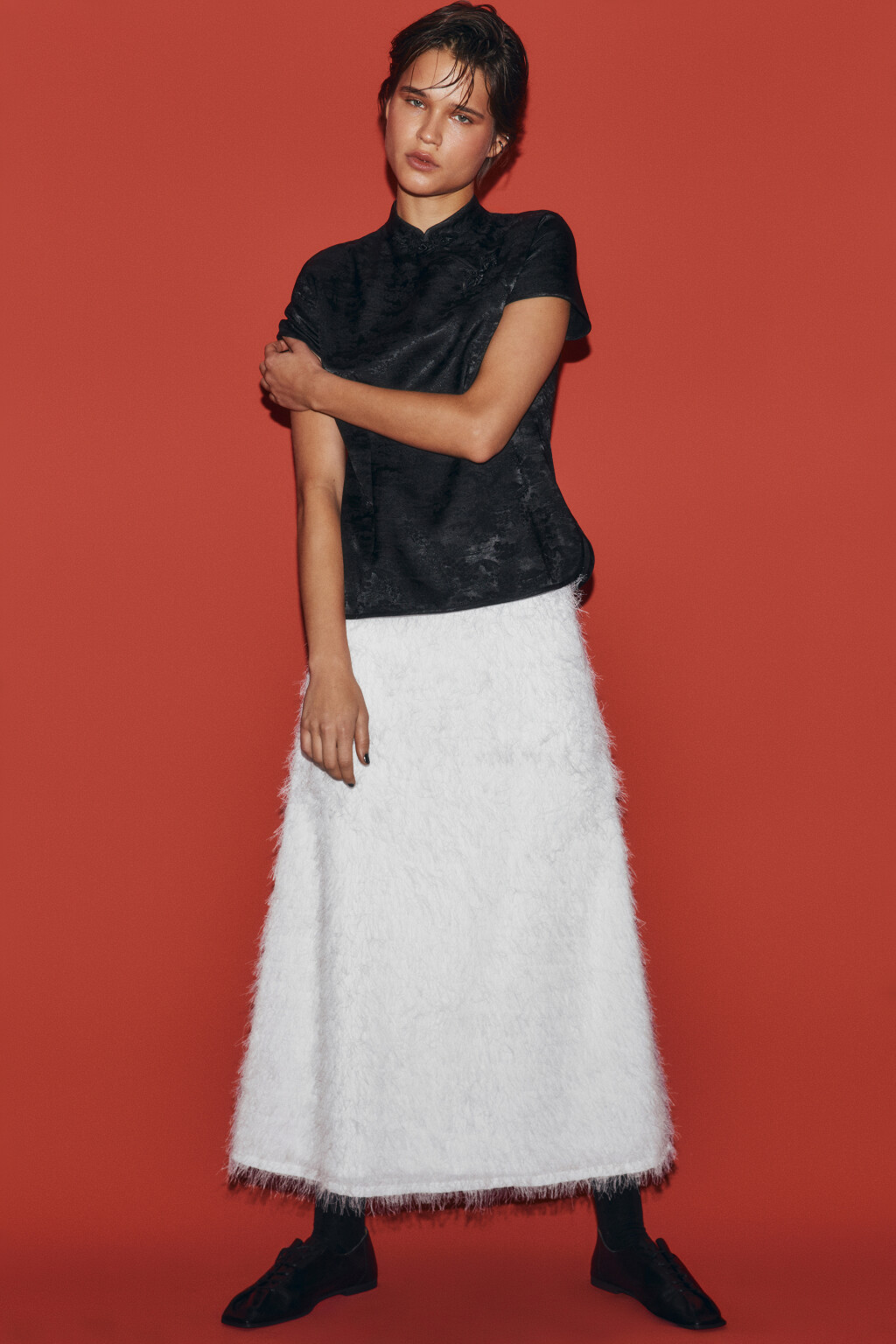 Блузка атласная в азиатском стиле - цвет черный - 2