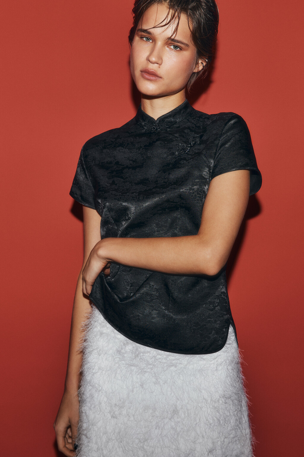 Блузка атласная в азиатском стиле - цвет черный - 3