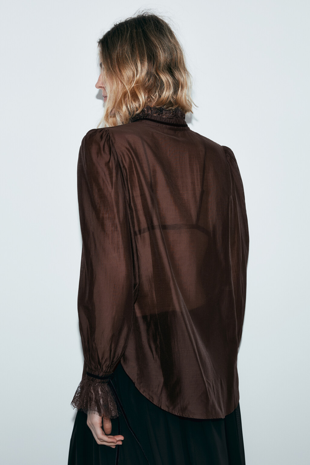 Блузка шифоновая с кружевными манжетами и воротником - цвет коричневый - 5
