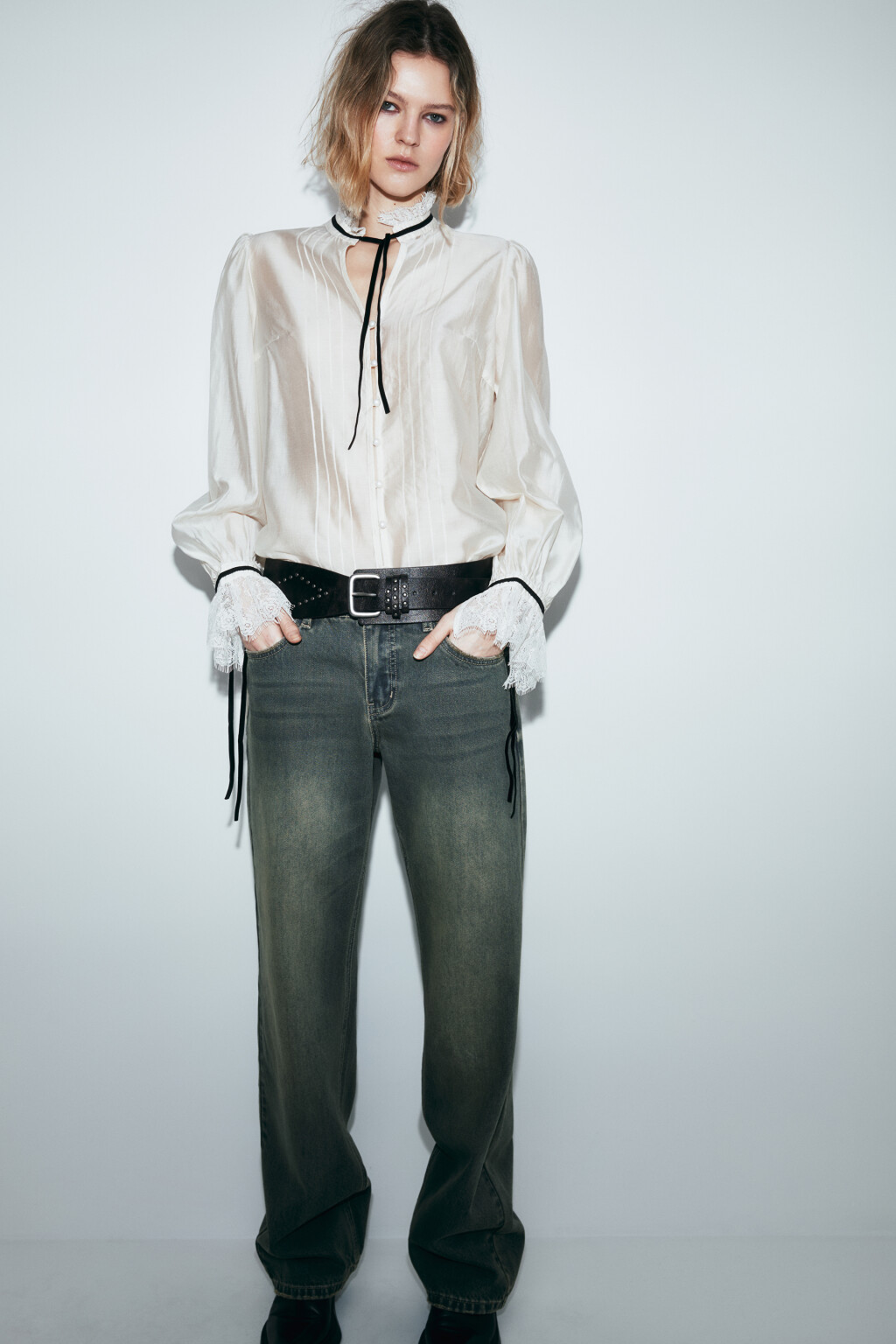 Блузка шифоновая с кружевными манжетами и воротником - цвет молочный - 1