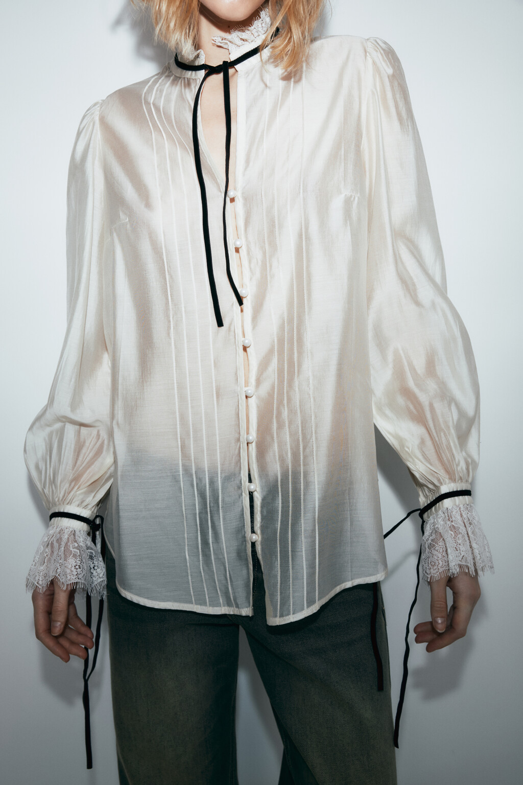 Блузка шифоновая с кружевными манжетами и воротником - цвет молочный - 7