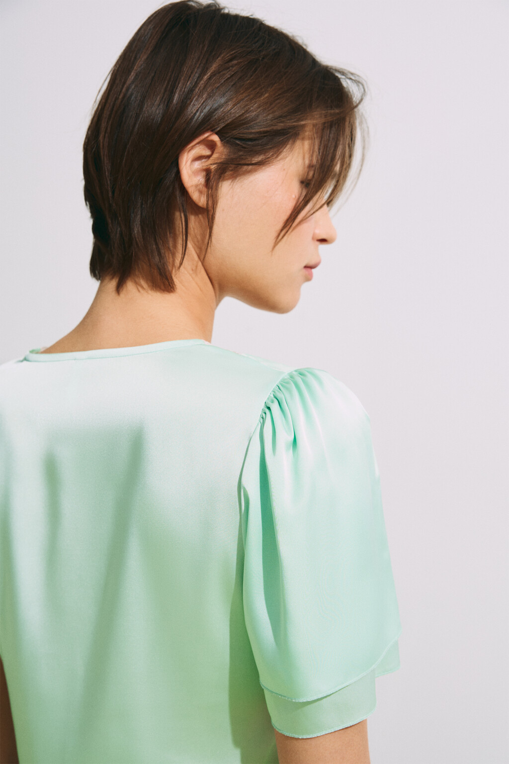 Блузка атласная с кружевной отделкой - цвет зеленый - 7