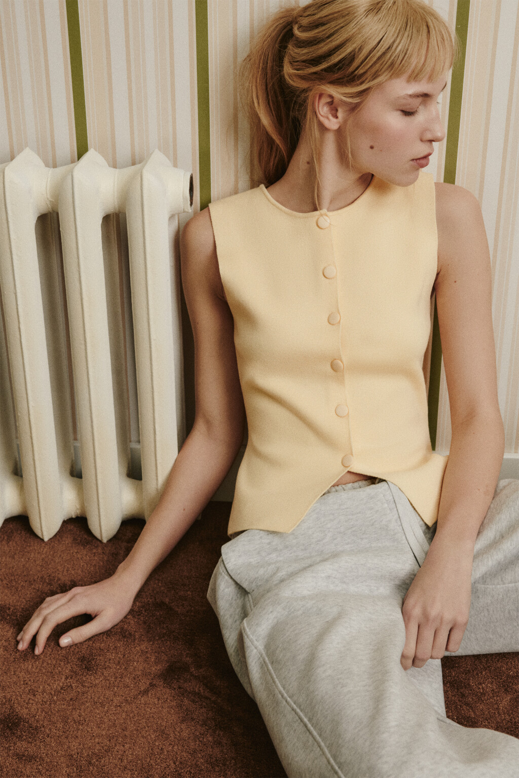 Жилет жаккардовый приталенный - цвет желтый - 3