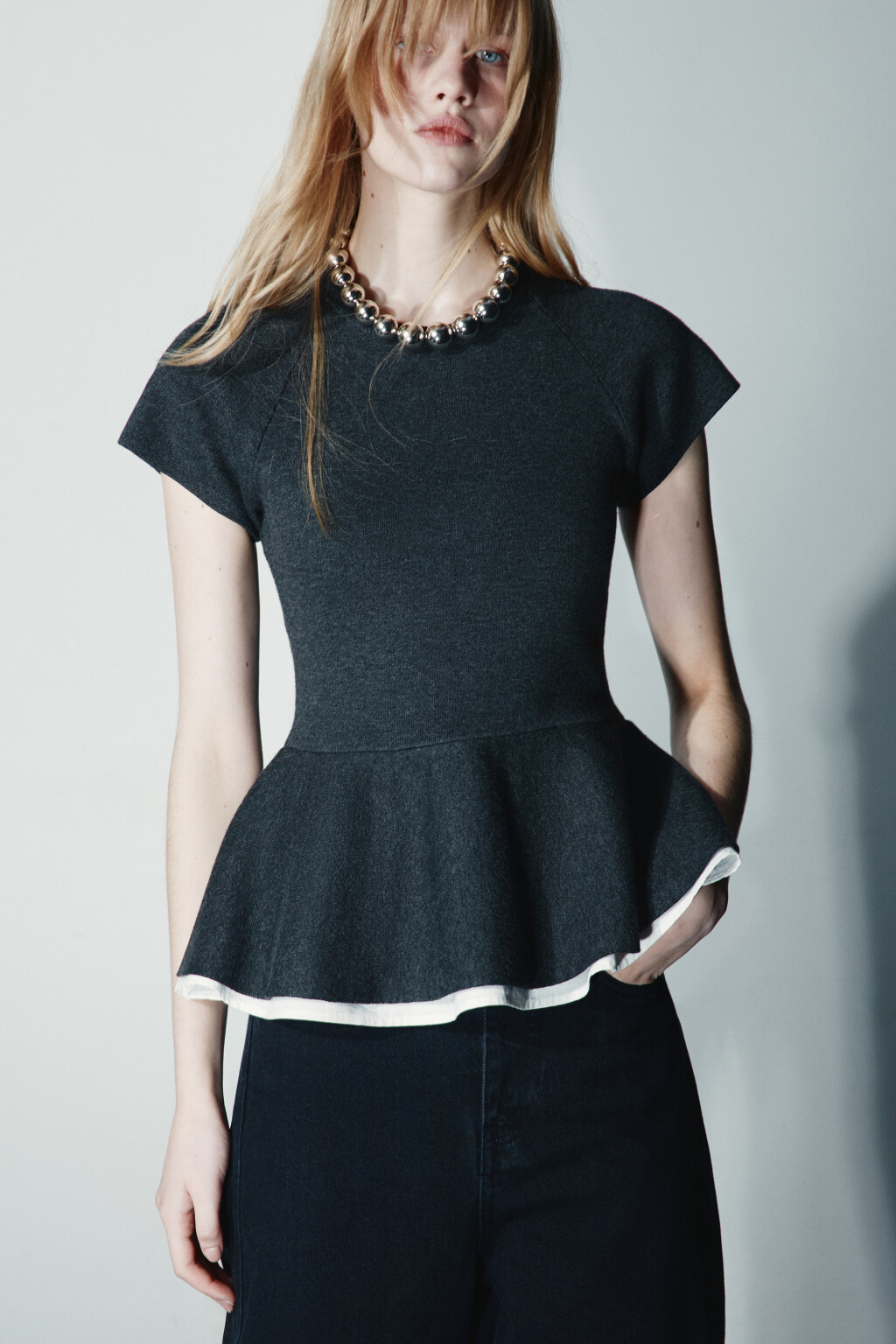 Джемпер с двуслойной баской - цвет серый - 1