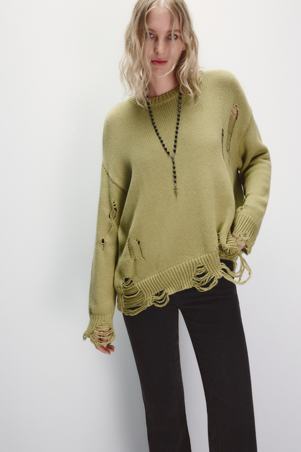 Джемпер вязаный с рваным декором - цвет зеленый - 1