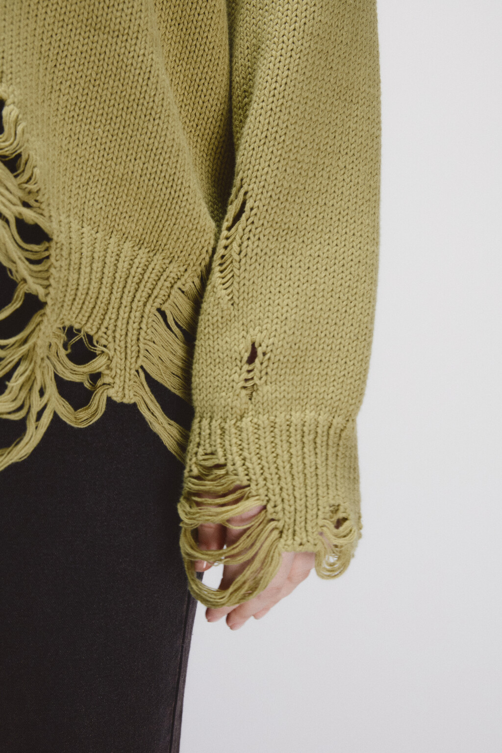 Джемпер вязаный с рваным декором - цвет зеленый - 6