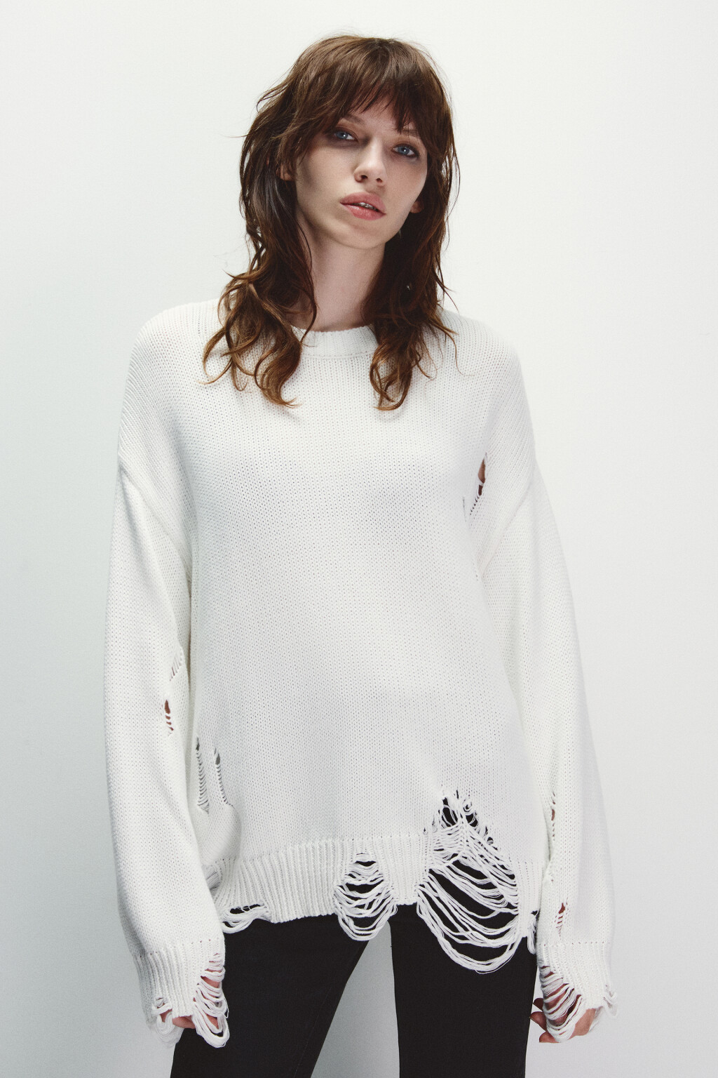 Джемпер вязаный с рваным декором - цвет молочный - 2